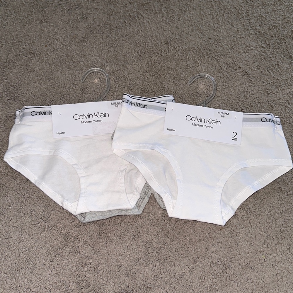 🏷️ 3 for $30 🏷️ Calvin Klein girls underwear (4), 7-8 years